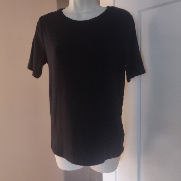 GAP Tops - GAP Women's Short Sleeve Black Modern Tee - Size LARGE